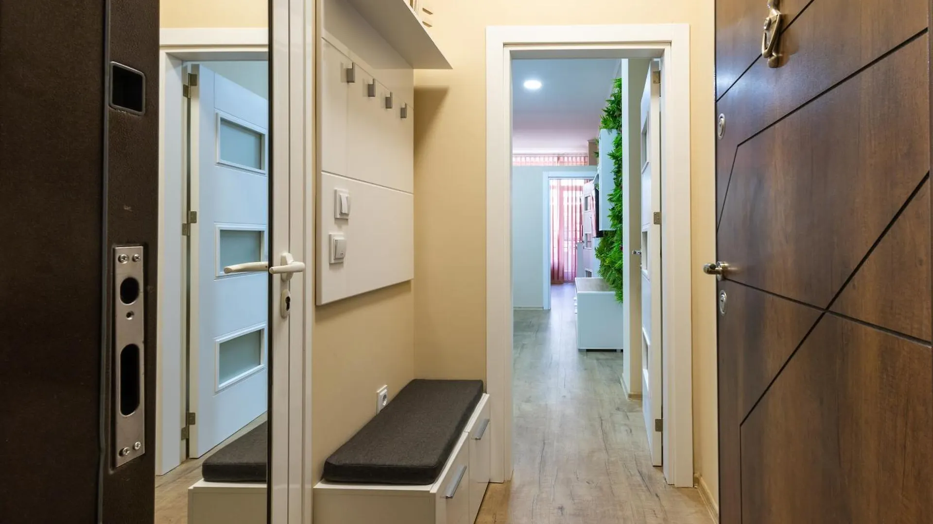 Дени Хоум Бургас Appartement Bulgarije